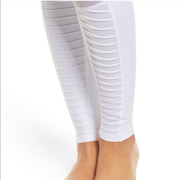 ALO Yoga High-Waisted White MOTO Legging - Picture 4 of 4